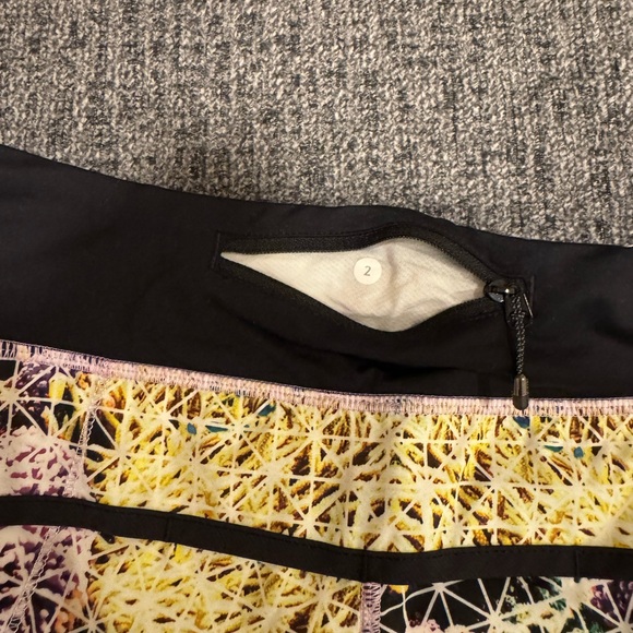 Lulu Lemon Speed Up Lined Women's Geometric Patterned Shorts - Picture 7 of 11